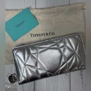 Return to Tiffany™ Padded Large Wallet in Tiffany Silver Leather